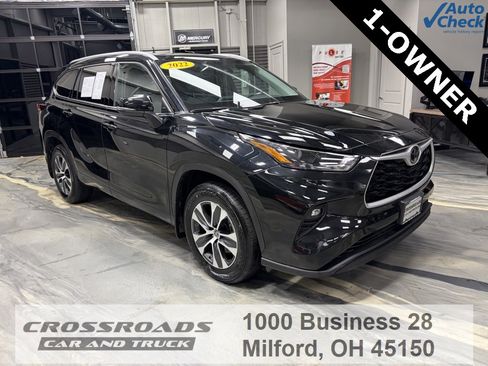 Used 2022 Toyota Highlander XLE image 1