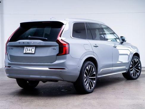 Used 2025 Volvo XC90 T8 Plus w/ Protection Package Premier AWD/4WD image 7