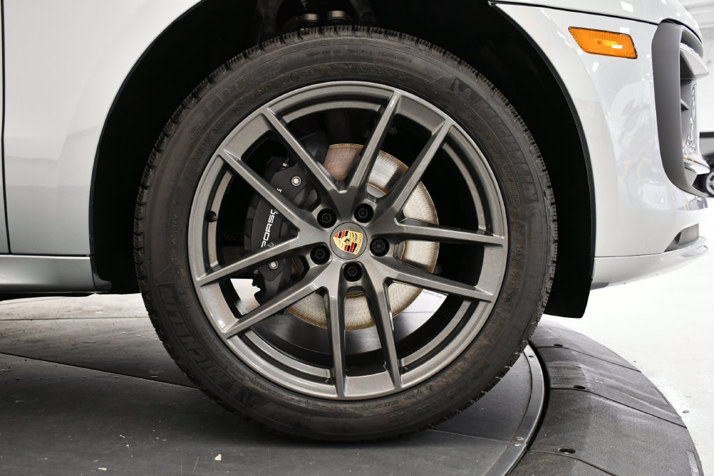 Certified 2026 Porsche Macan Turbo AWD/4WD image 19