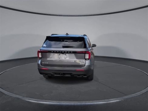 New 2026 Ford Explorer Active image 7