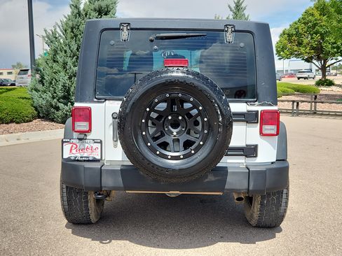 Used 2018 Jeep Wrangler Sport AWD/4WD image 14