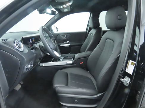 Certified 2025 Mercedes-Benz GLB 250 image 19