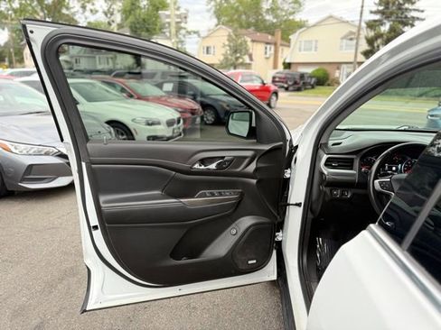 Used 2019 GMC Acadia SLT image 17