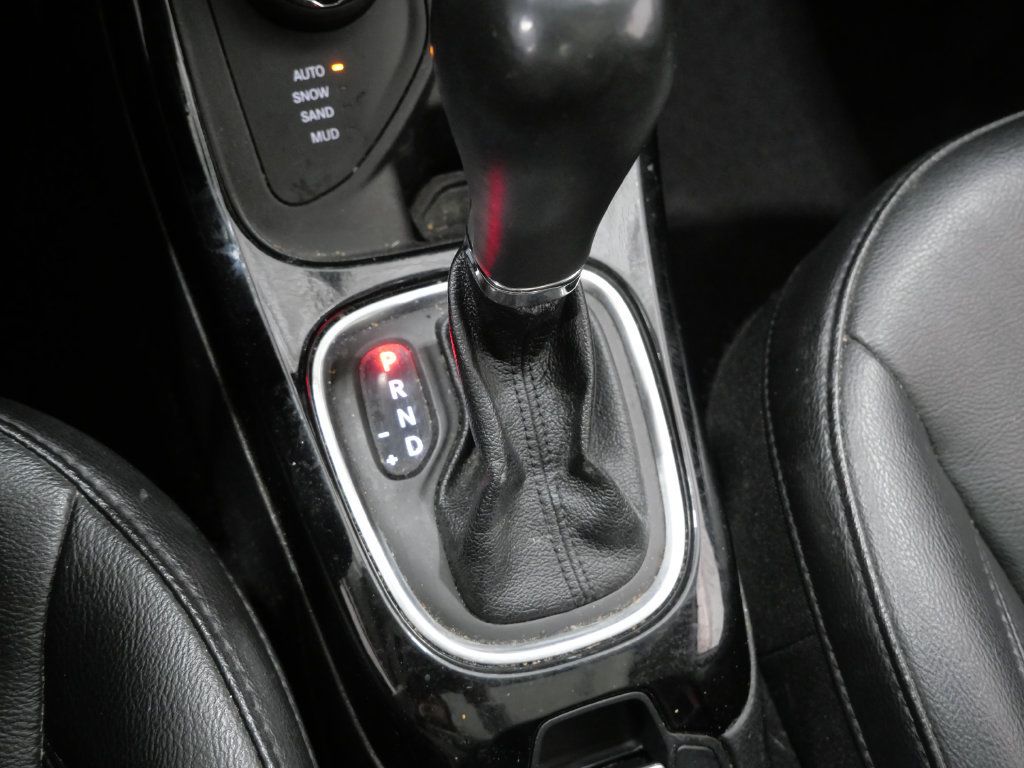 Used 2021 Jeep Compass Latitude w/ Sun and Sound Group AWD/4WD image 23