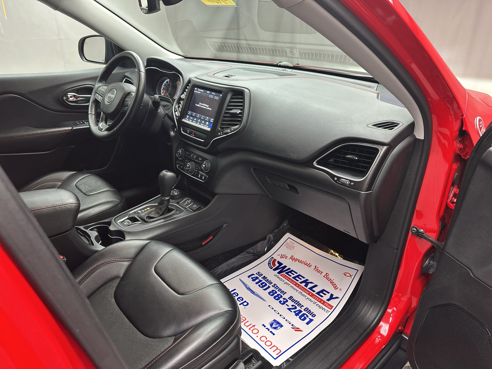 Used 2019 Jeep Cherokee Trailhawk w/ Comfort/Convenience Group AWD/4WD image 20