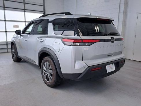 Used 2023 Nissan Pathfinder SV FWD image 7