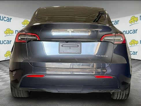 Used 2024 Tesla Model Y Long Range AWD/4WD image 5