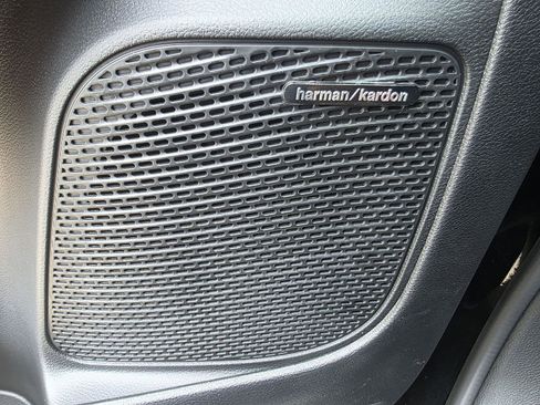 New 2026 Chrysler Pacifica Pinnacle image 8