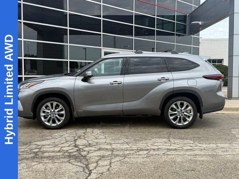 Used 2025 Toyota Highlander Limited AWD/4WD image 7