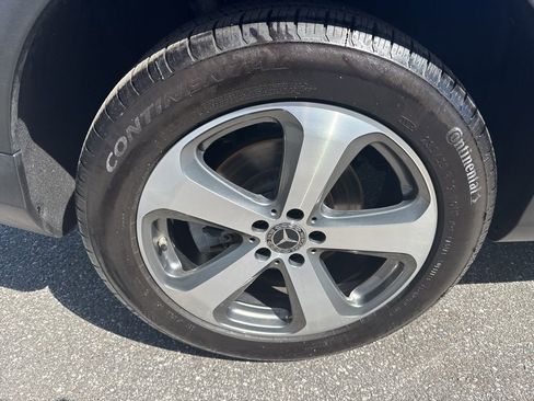 Used 2020 Mercedes-Benz GLC 300 4MATIC image 9