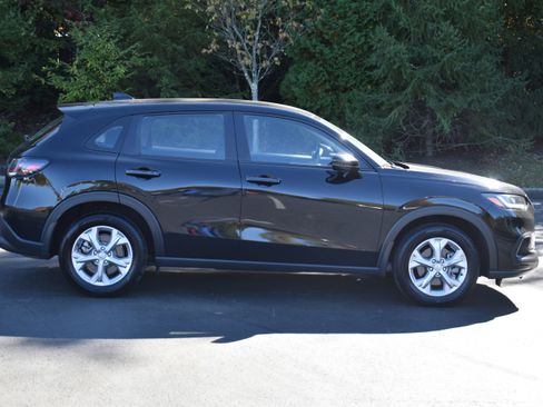 Certified 2024 Honda HR-V LX image 31