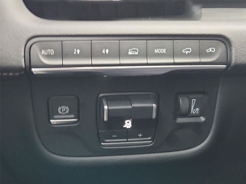 Used 2021 Cadillac Escalade ESV Sport w/ Driver Assist Tech Package AWD/4WD image 18