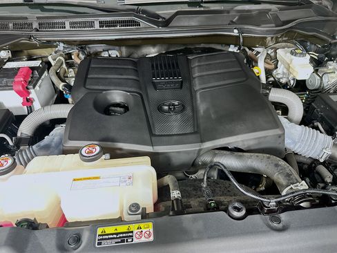 Used 2023 Toyota Tundra SR5 AWD/4WD image 32