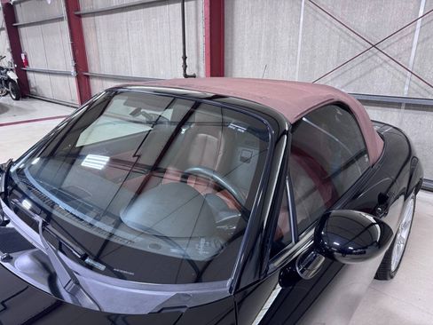 Used 2006 MAZDA MX-5 Miata Grand Touring RWD image 28