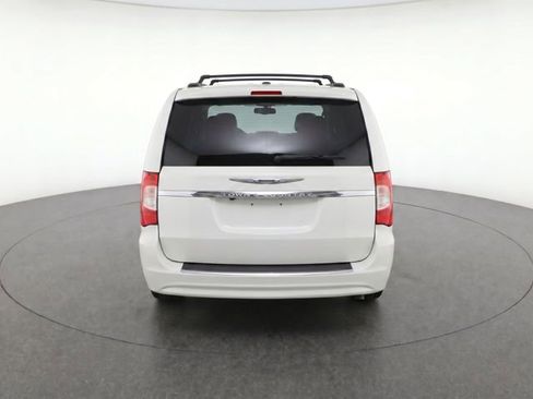 Used 2015 Chrysler Town & Country Touring-L w/ Driver Convenience Group FWD image 7