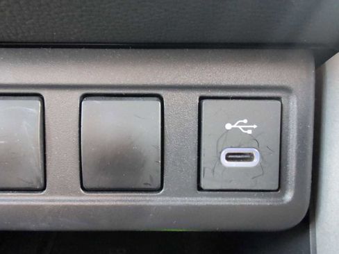 Used 2024 Toyota Corolla Cross LE image 30