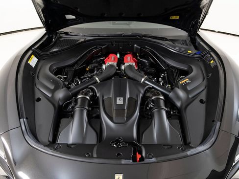 Certified 2022 Ferrari Roma RWD image 30