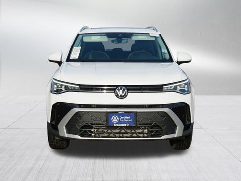 Used 2025 Volkswagen Taos SE image 2