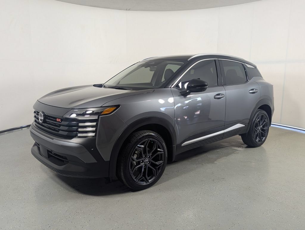 Used 2025 Nissan Kicks SR FWD image 3