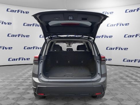 Used 2024 Nissan Rogue SV image 11