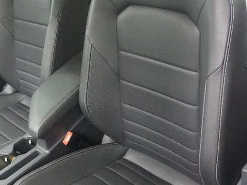 Used 2021 Volkswagen Jetta SEL FWD image 4