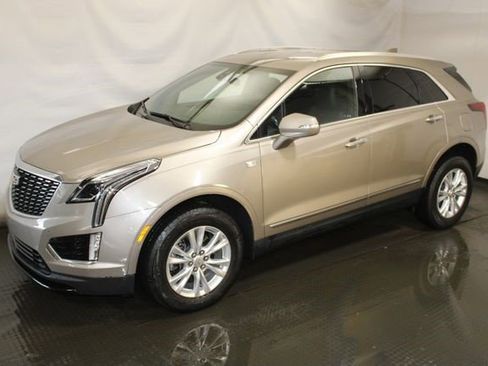 Certified 2023 Cadillac XT5 Luxury AWD/4WD image 2