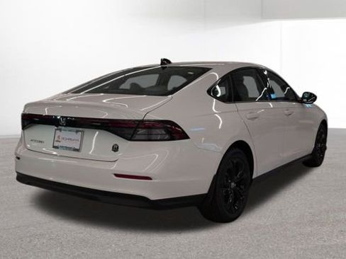 Used 2025 Honda Accord SE image 36