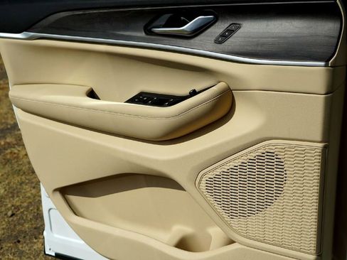 New 2025 Jeep Grand Cherokee Limited image 17