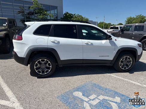 Used 2022 Jeep Cherokee Trailhawk w/ Comfort/Convenience Group AWD/4WD image 30