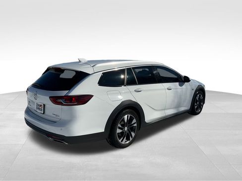 Used 2018 Buick Regal Essence w/ Driver Confidence Package #1 image 27