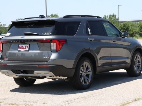New 2026 Ford Explorer Active w/ Active Comfort Package AWD/4WD image 8