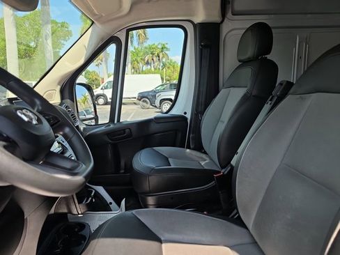 Used 2024 RAM ProMaster 2500 w/ Convenience Group FWD image 13