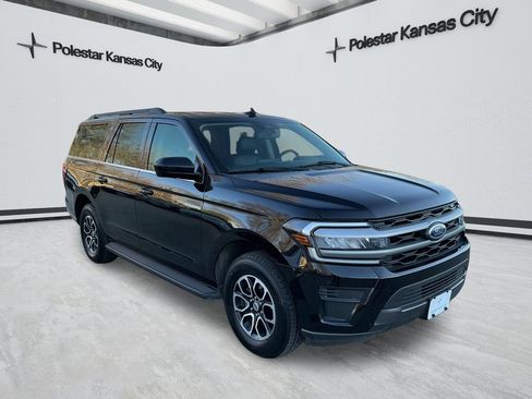 Used 2024 Ford Expedition Max XLT image 2