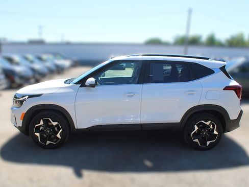 Certified 2024 Kia Seltos EX FWD image 13