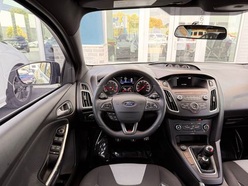 Used 2018 Ford Focus ST FWD image 32