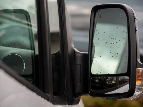 Used 2025 Mercedes-Benz Sprinter 4500 image 21