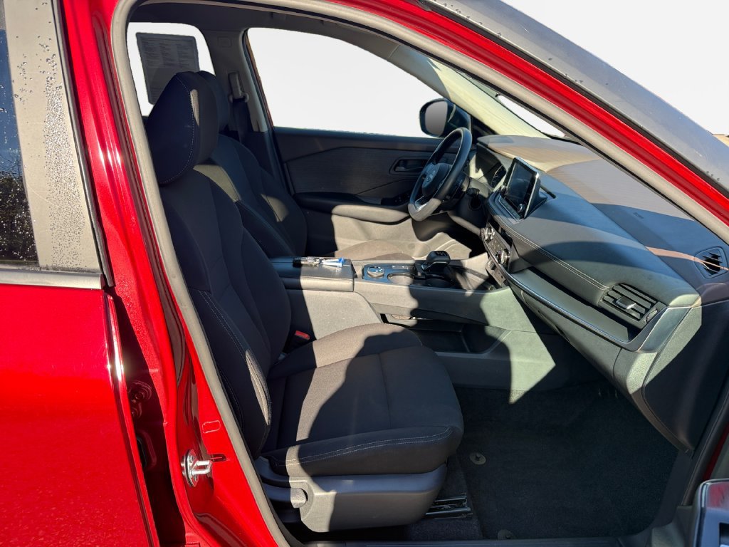 Used 2023 Nissan Rogue S AWD/4WD image 25