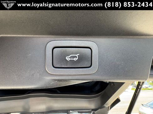Used 2017 Land Rover Range Rover Sport AWD/4WD image 12