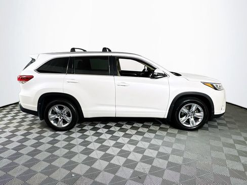Used 2017 Toyota Highlander Limited w/ Carpet Mat Package AWD/4WD image 8