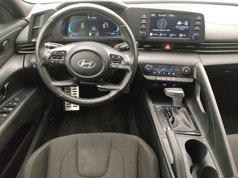 Used 2025 Hyundai Elantra Sport FWD image 22
