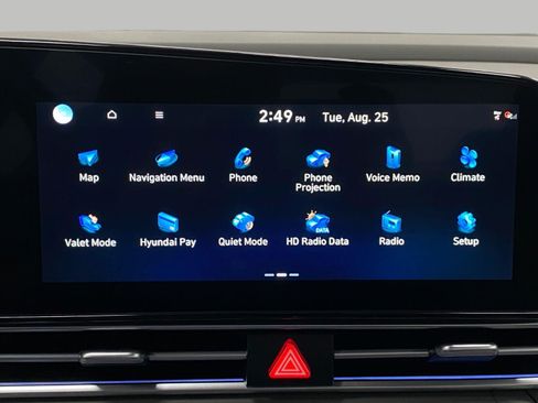 Certified 2025 Hyundai Elantra SEL FWD image 21
