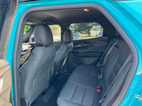 Used 2022 Chevrolet TrailBlazer RS w/ Technology Package image 38