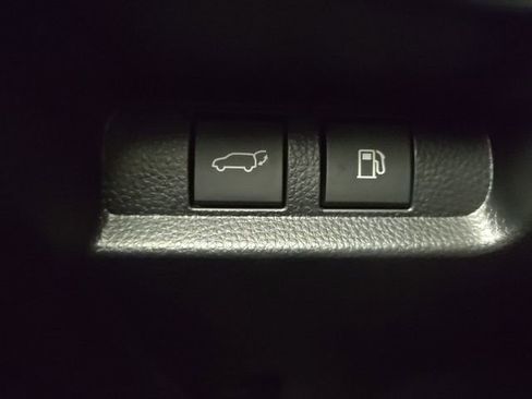 Used 2025 Toyota Crown Signia XLE image 32