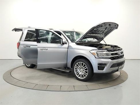 Used 2024 Ford Expedition Max Limited image 9