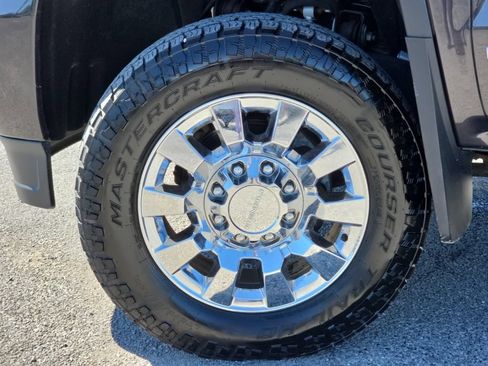 Used 2016 GMC Sierra 2500 Denali w/ Duramax Plus Package AWD/4WD image 10