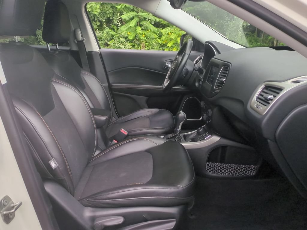 Used 2018 Jeep Compass Latitude w/ Popular Equipment Group AWD/4WD image 27