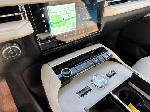 New 2026 Lincoln Navigator L Premier AWD/4WD image 22