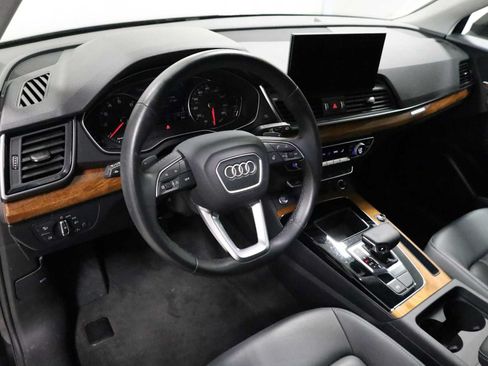Used 2023 Audi Q5 2.0T Premium w/ Convenience Package AWD/4WD image 4