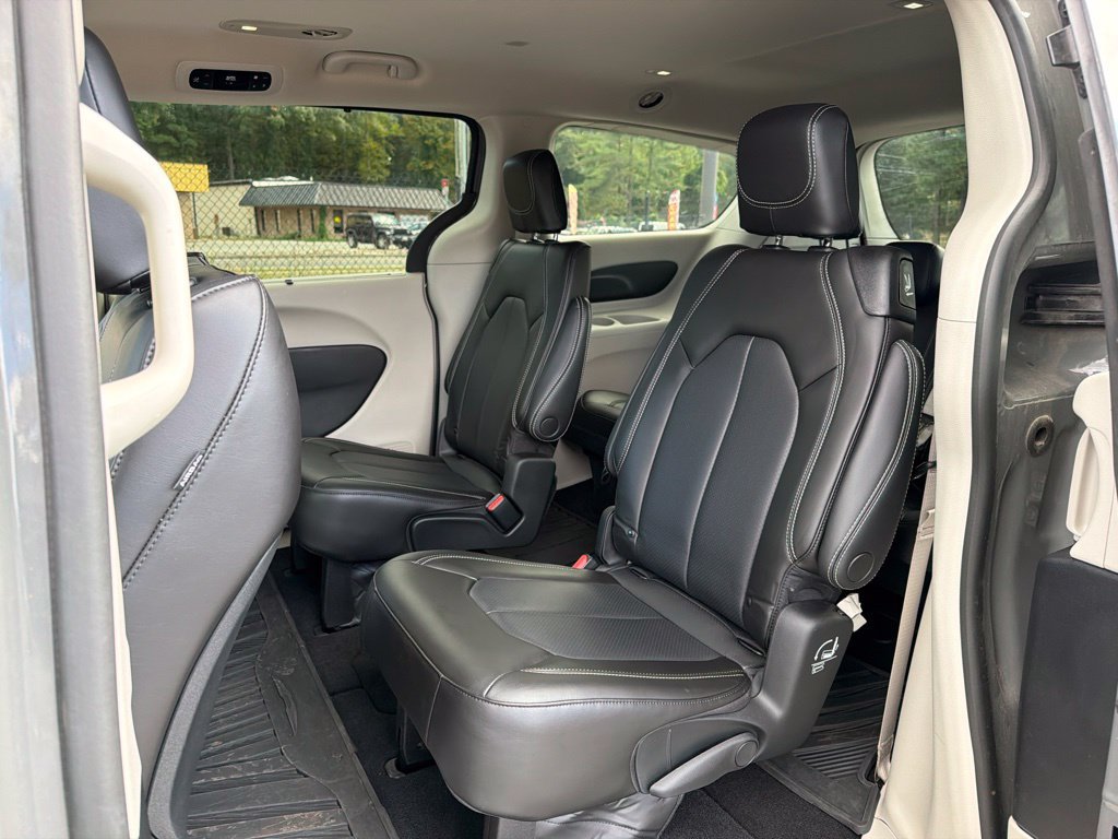 Certified 2023 Chrysler Pacifica Touring-L w/ Road Tripper Package AWD/4WD image 19