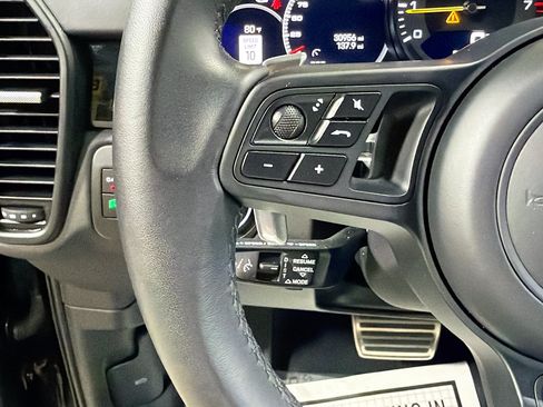 Certified 2023 Porsche Cayenne Turbo GT AWD/4WD image 36
